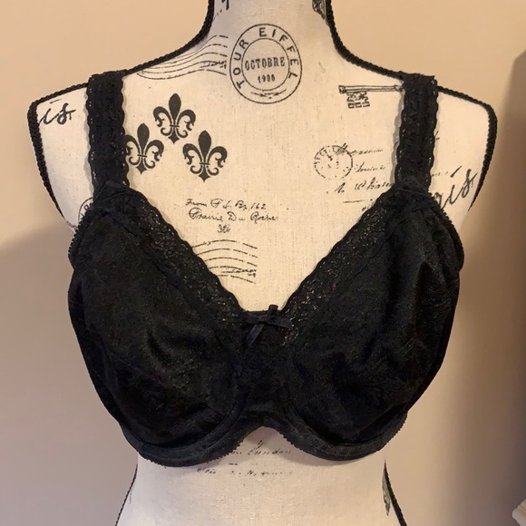 High support black bra with lace detail - Picture 1 of 3